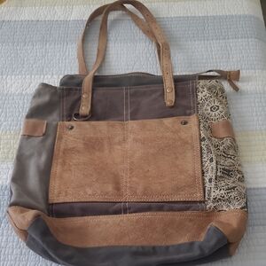 Myra Bag Patterned Tote